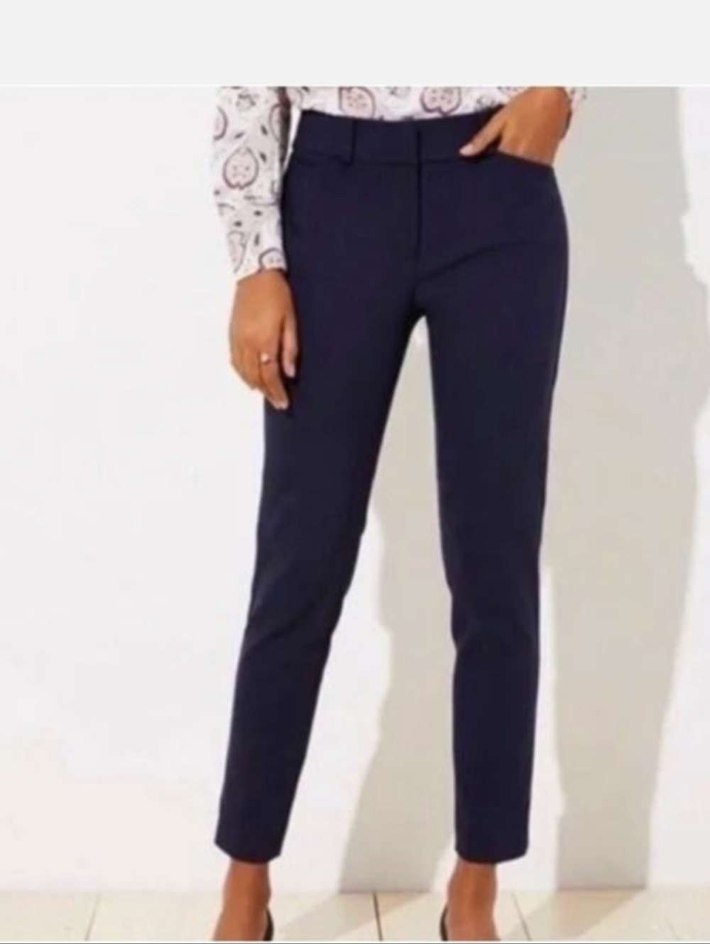 LOFT Skinny Ankle Pants Size 6 Navy